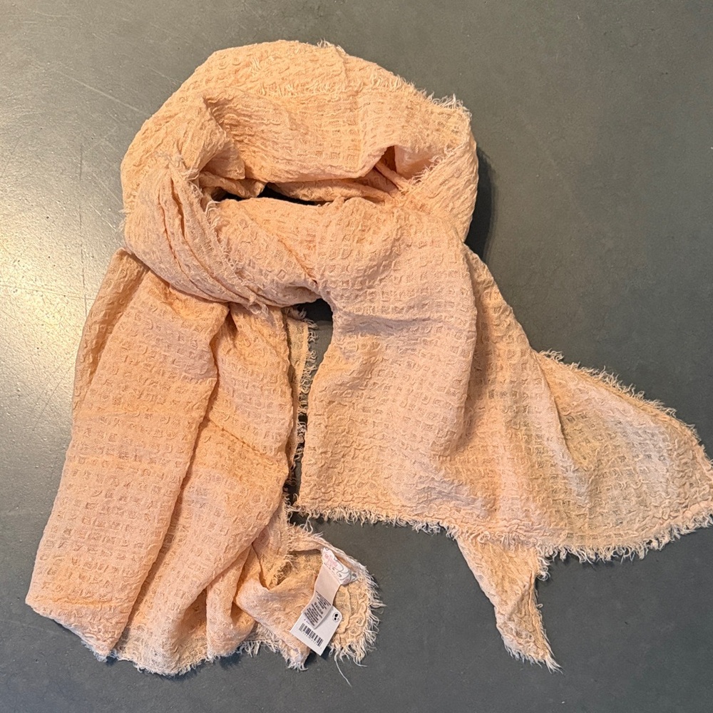 FREE PEOPLE Light Peach Waffle Weave Scarf - Women's Accessory